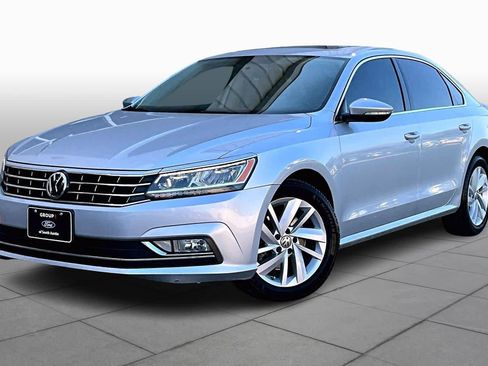 Used 2018 Volkswagen Passat 2.0T SE image 35