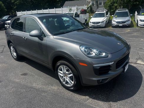 Used 2017 Porsche Cayenne AWD/4WD image 6