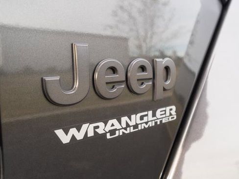 Used 2019 Jeep Wrangler Unlimited Sahara w/ Quick Order Package 24M Moab image 46