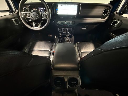 Used 2024 Jeep Wrangler Unlimited Sahara w/ Technology Group AWD/4WD image 69