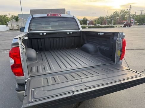 Used 2019 Toyota Tundra Limited w/ Limited Premium Package AWD/4WD image 9
