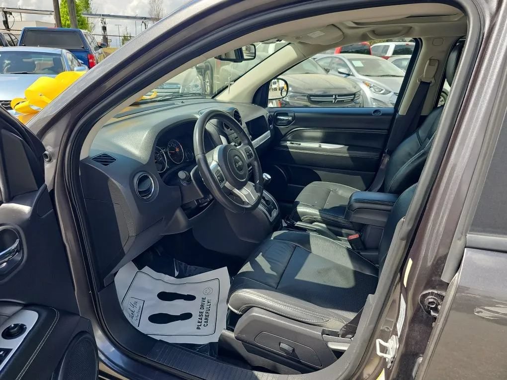 Used 2017 Jeep Compass High Altitude FWD image 11