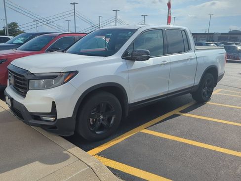 Used 2021 Honda Ridgeline Black Edition image 2