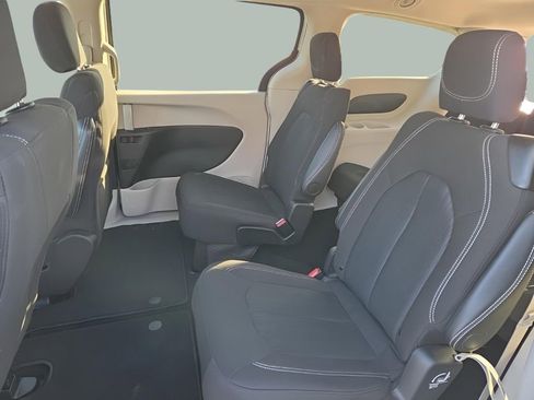 Used 2024 Chrysler Voyager LX image 19