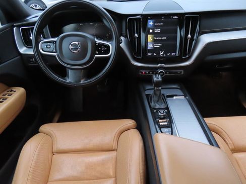 Used 2018 Volvo XC60 T6 Inscription w/ Luxury Seat Package image 12