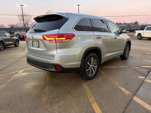 Used 2017 Toyota Highlander XLE image 5