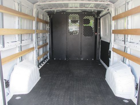 Used 2025 RAM ProMaster 2500 w/ U-Haul Equipment Group FWD image 9