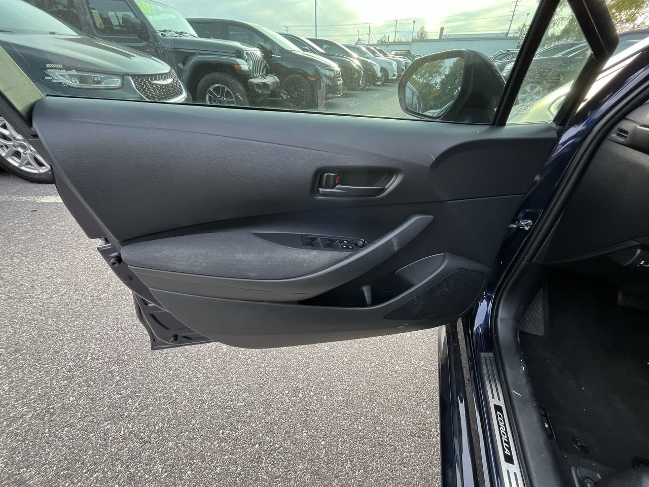 Used 2023 Toyota Corolla LE FWD image 3