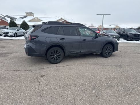 Used 2023 Subaru Outback Onyx Edition image 13