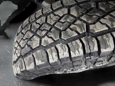 Used 2024 GMC Sierra 2500 SLE image 37