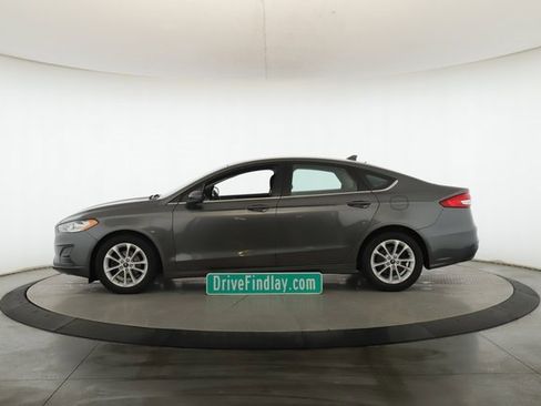 Used 2020 Ford Fusion SE image 9