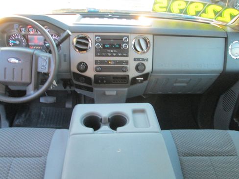 Used 2015 Ford F250 XLT w/ XLT Premium Package image 13