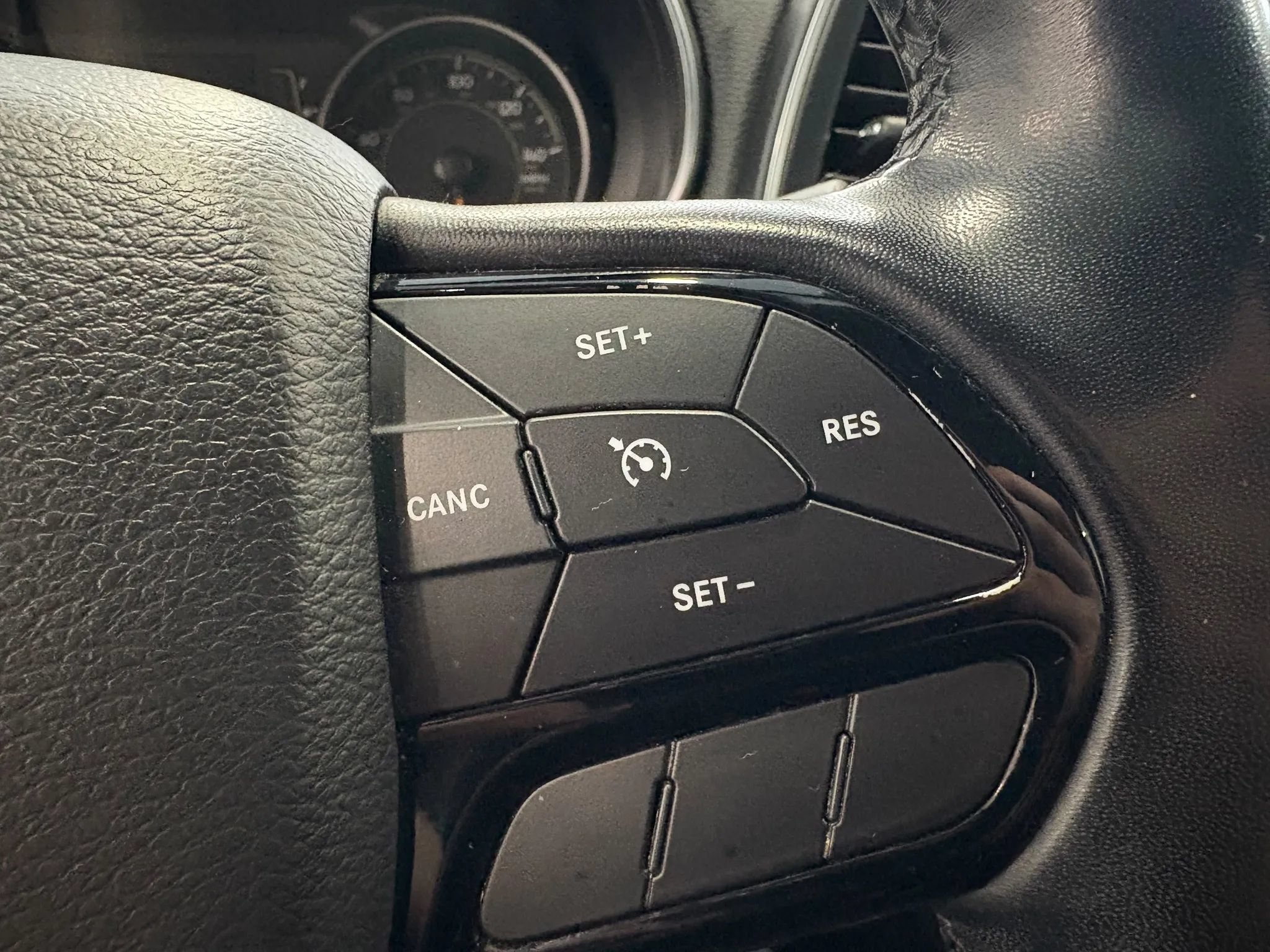 Used 2020 Jeep Cherokee Latitude Plus AWD/4WD image 21