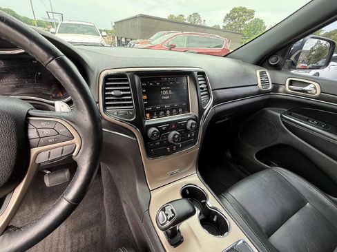 Used 2014 Jeep Grand Cherokee Limited w/ Trailer Tow Group IV AWD/4WD image 19