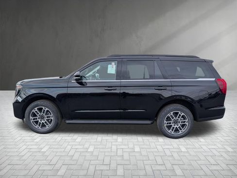 New 2026 Ford Expedition Active image 7