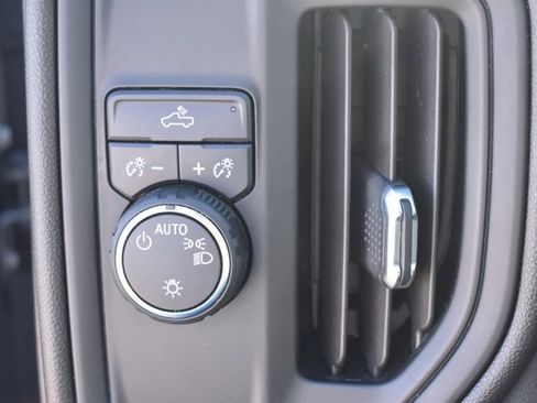 Used 2020 Chevrolet Silverado 1500 Custom w/ Custom Value Package image 24