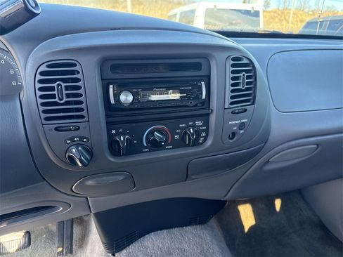 Used 1997 Ford F150 XLT image 11