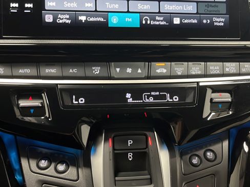 Used 2025 Honda Odyssey Elite image 18