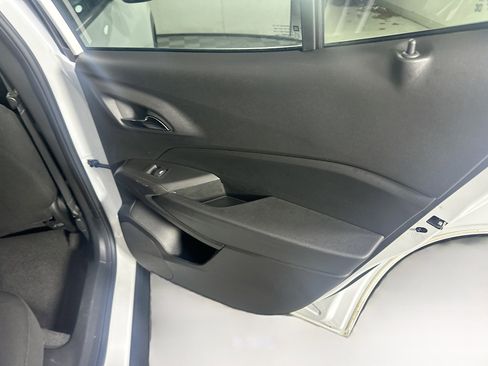 Used 2025 Chevrolet Trax LS image 27