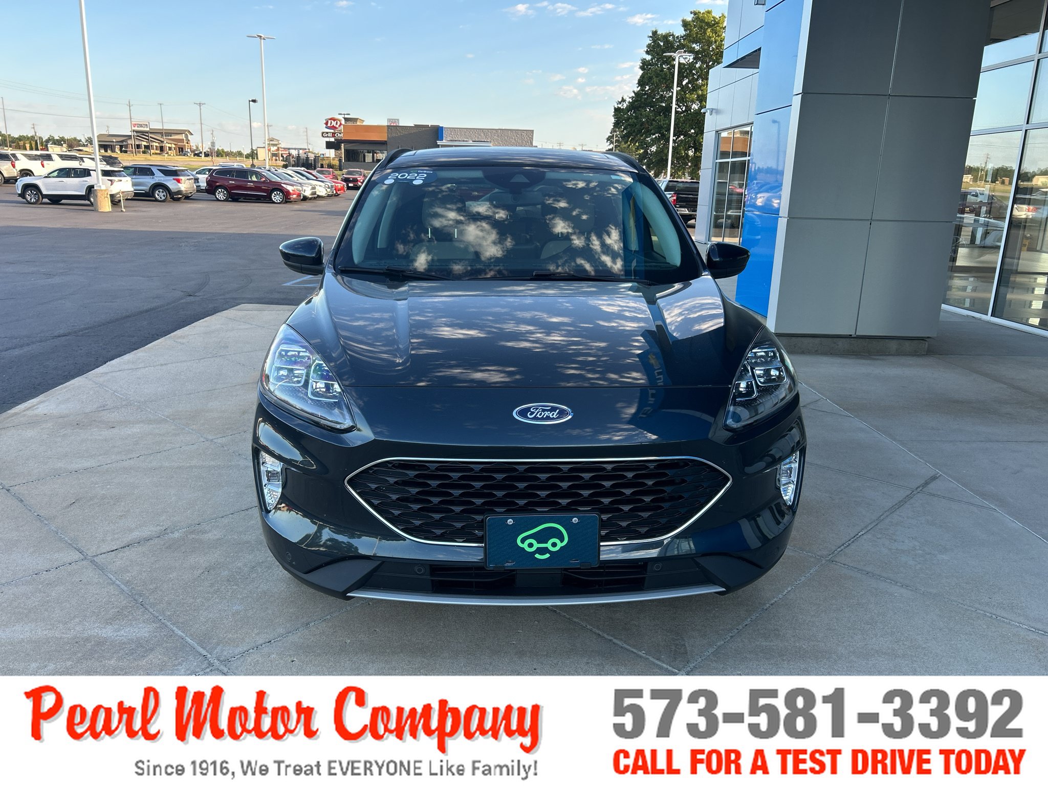 Used 2022 Ford Escape Titanium w/ Class II Trailer Tow Package AWD/4WD image 2