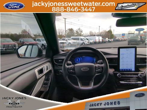 Certified 2023 Ford Explorer Platinum w/ Technology Package image 14