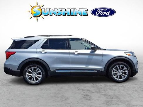 Certified 2022 Ford Explorer XLT w/ Equipment Group 202A AWD/4WD image 7