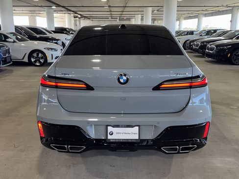 Used 2024 BMW 760i xDrive w/ Premium Package 2 AWD/4WD image 7
