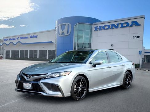 Used 2021 Toyota Camry XSE FWD image 1
