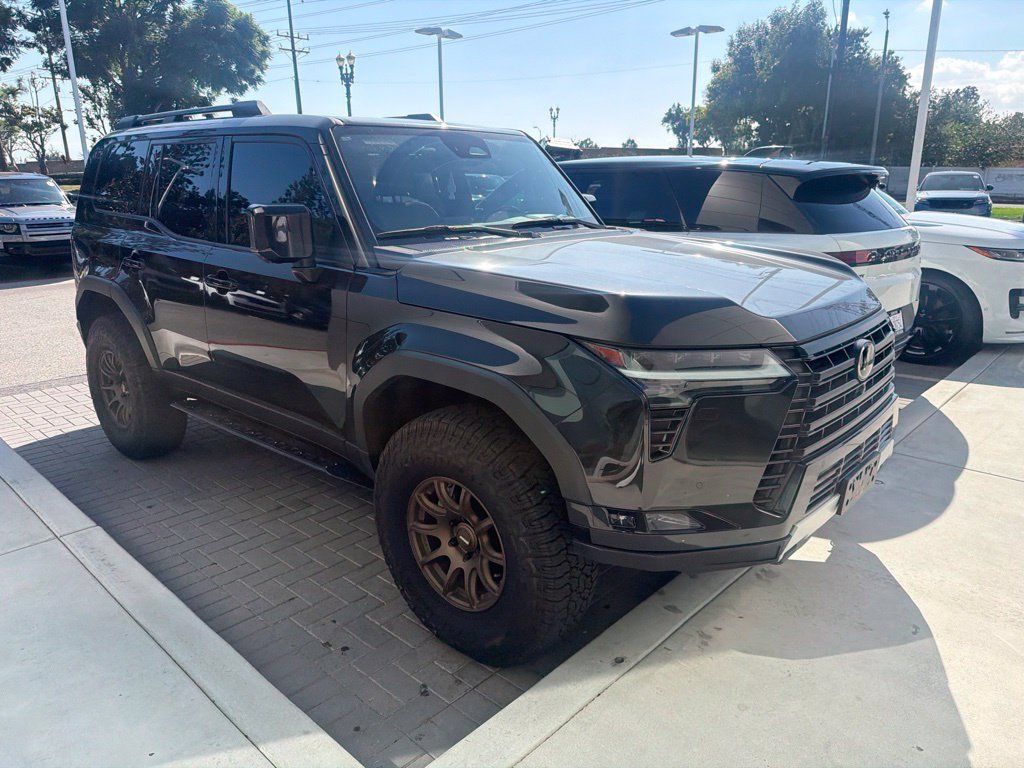 Used 2024 Lexus GX 550 AWD/4WD image 1
