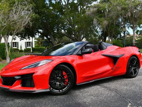 Used 2023 Chevrolet Corvette Z06 w/ Stealth Interior Trim Package RWD image 21