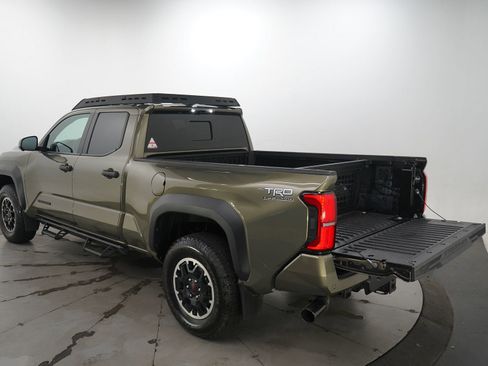 Used 2024 Toyota Tacoma TRD Off-Road image 9
