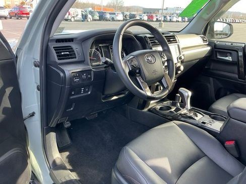 Used 2022 Toyota 4Runner TRD Off-Road Premium image 11