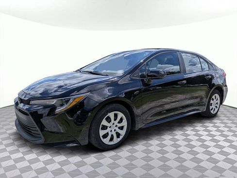 Used 2025 Toyota Corolla LE FWD image 8