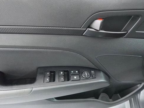 Used 2018 Hyundai Elantra Sport image 8