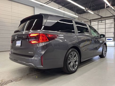 Used 2025 Honda Odyssey Touring image 7