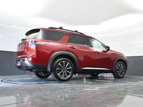 Used 2026 Nissan Pathfinder Platinum FWD image 60