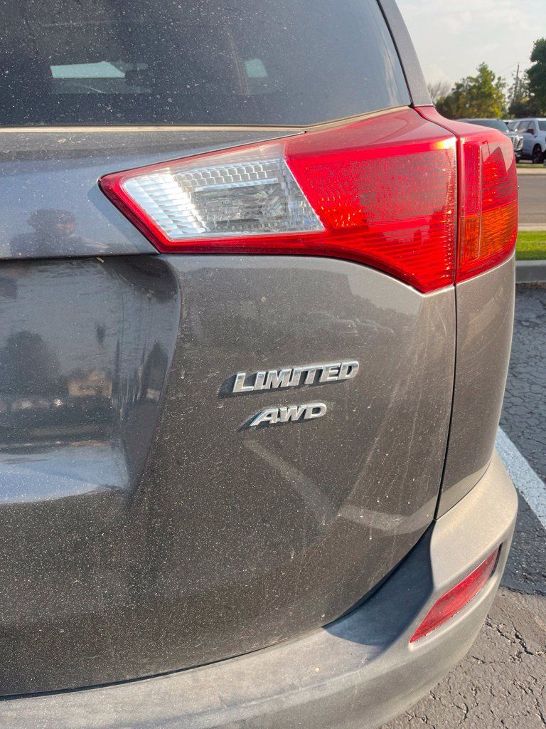 Used 2014 Toyota RAV4 Limited w/ Technology Package AWD/4WD image 22