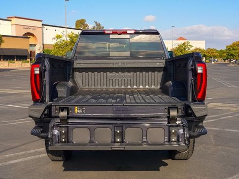 New 2026 GMC Sierra 2500 Denali w/ Denali Reserve Package AWD/4WD image 9