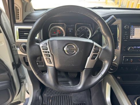 Used 2016 Nissan Titan PRO-4X w/ Pro-4x Convenience Package AWD/4WD image 20