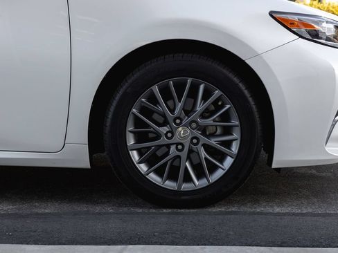 Used 2018 Lexus ES 350 w/ Premier Package FWD image 4
