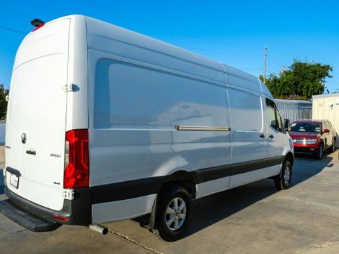 Used 2020 Mercedes-Benz Sprinter 2500 image 49
