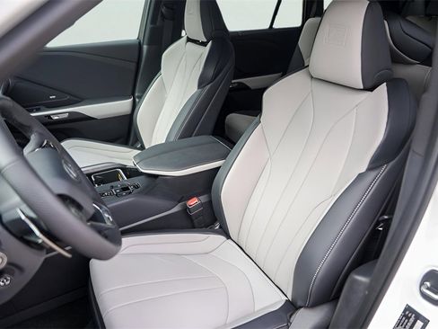 Used 2026 Lexus TX 500h AWD w/ Technology Package image 10