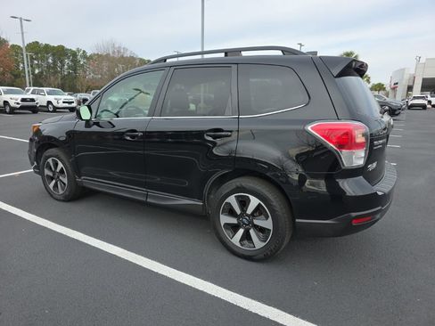 Used 2017 Subaru Forester 2.5i Limited w/ Popular Package #2 image 4