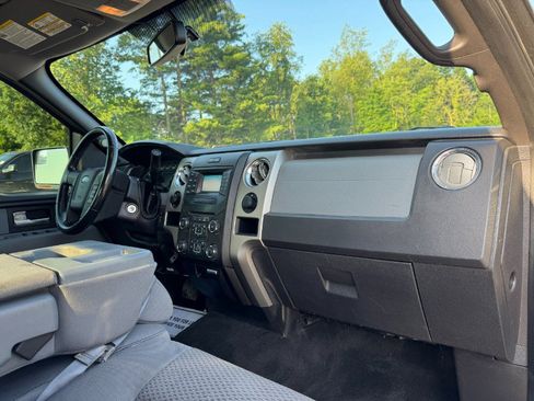 Used 2013 Ford F150 XLT w/ Mid Equipment Group AWD/4WD image 19
