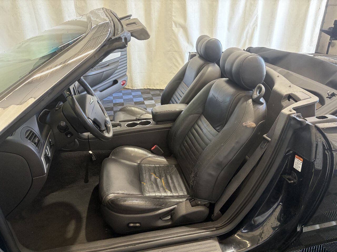 Used 2002 Ford Thunderbird RWD image 16