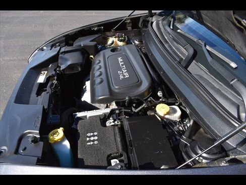 Used 2018 Jeep Cherokee Latitude Plus image 42