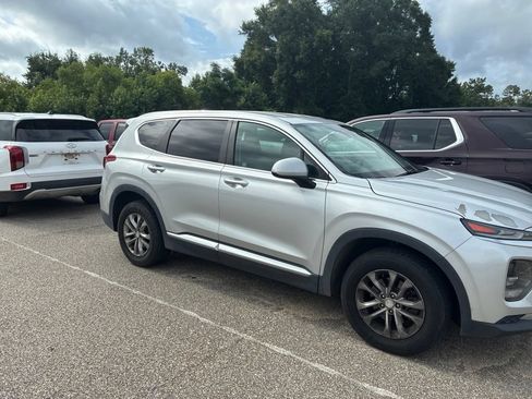 Used 2019 Hyundai Santa Fe SE AWD/4WD image 2