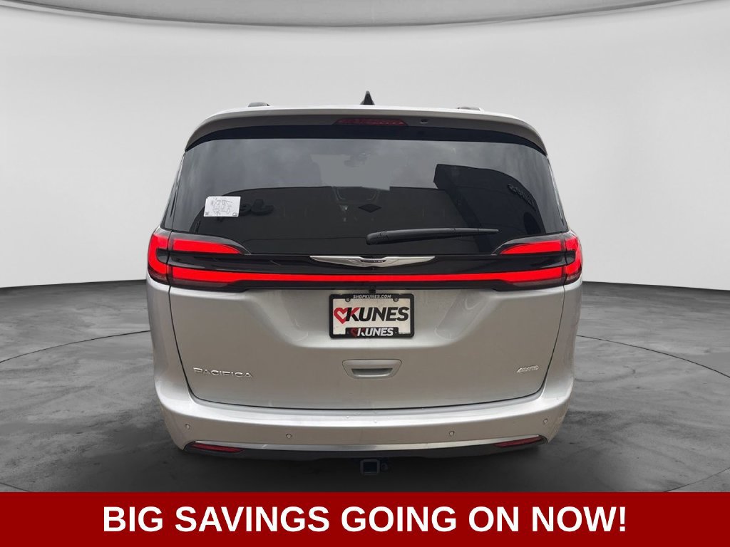 New 2026 Chrysler Pacifica Pinnacle w/ Trailer Tow Group AWD/4WD image 7