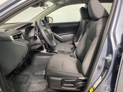 Certified 2024 Toyota Corolla Cross LE image 10