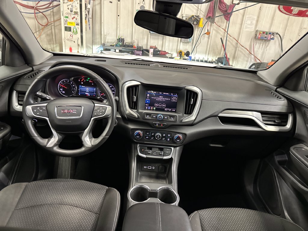 Used 2024 GMC Terrain SLE w/ Driver Convenience Package AWD/4WD image 18